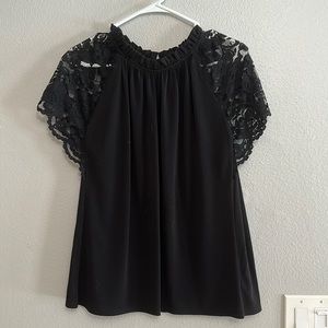 Blouse w/lace detail